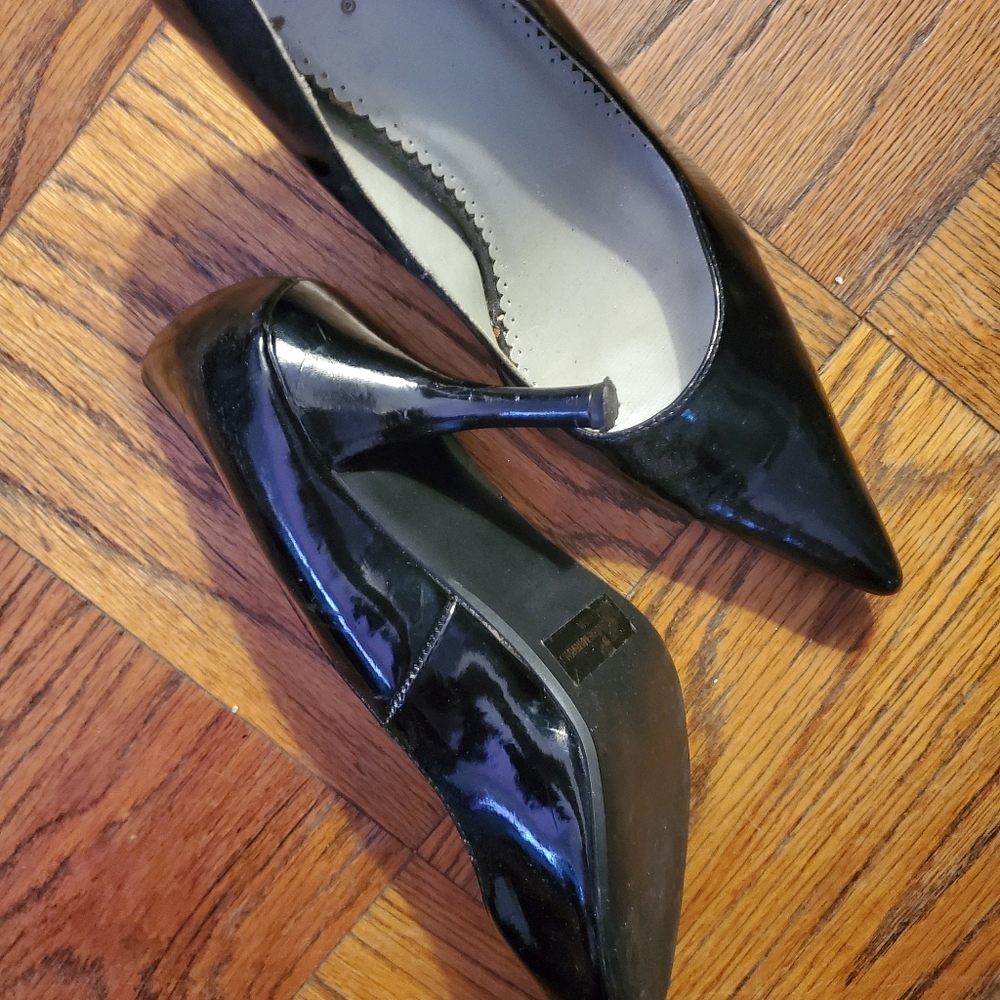 Heel shoes